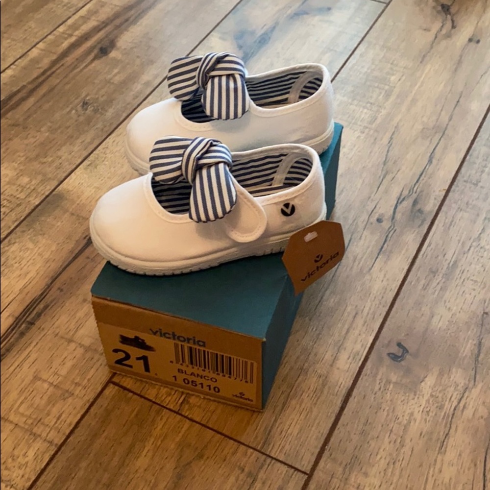 Victoria shoes size 21